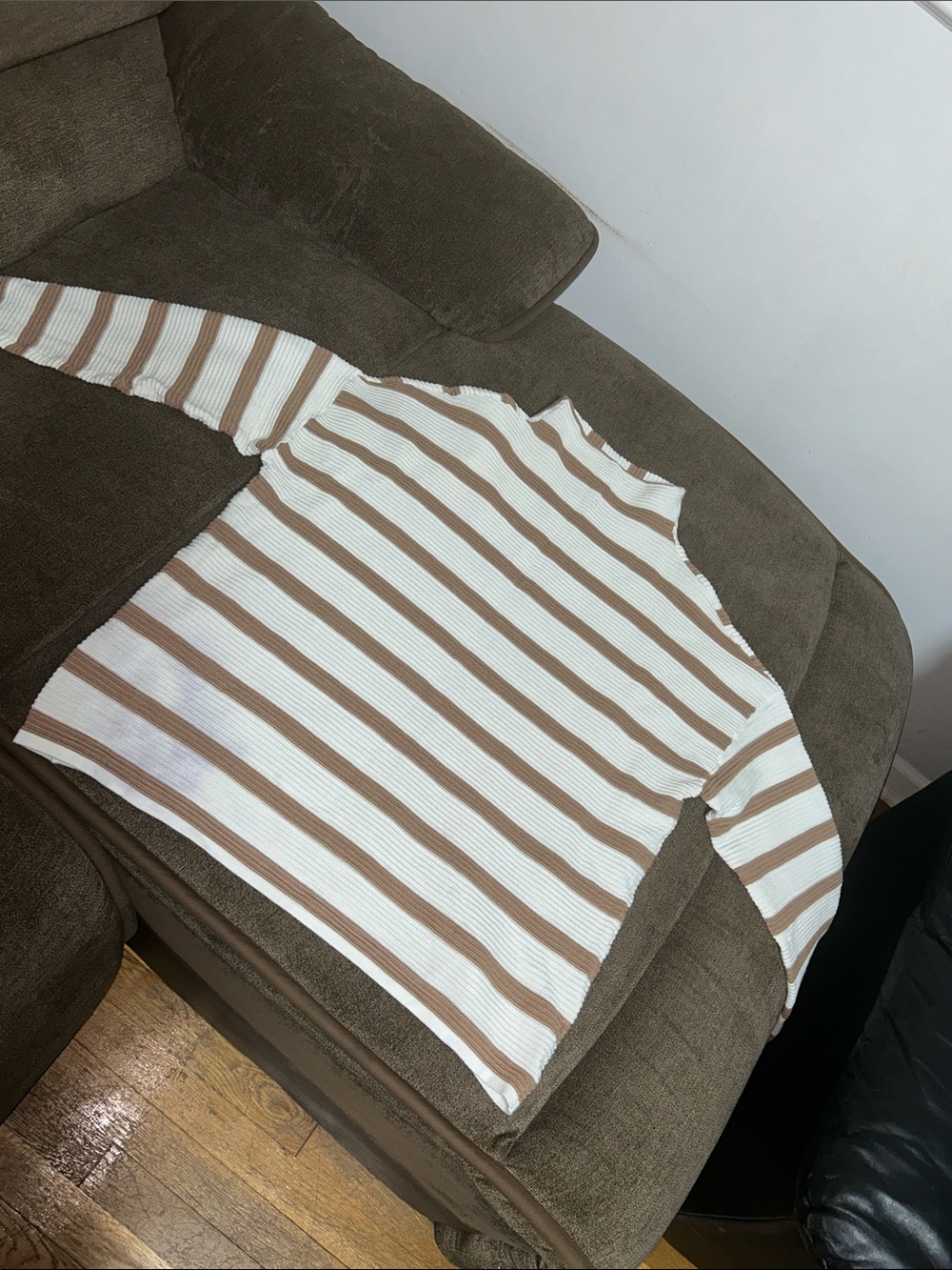 EUC Tahari Striped Crewneck Sweater in Cream & Tan